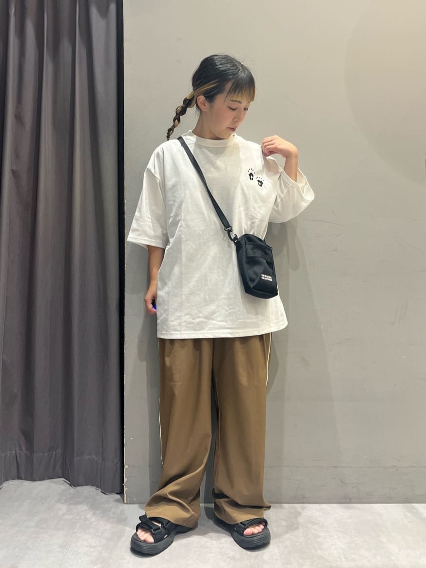 CRAFT STANDARD BOUTIQUEの刺繍入りアニマルプリントTEEを使ったコーディネートを紹介します。｜Rakuten Fashion(楽天ファッション／旧楽天ブランドアベニュー)4174122
