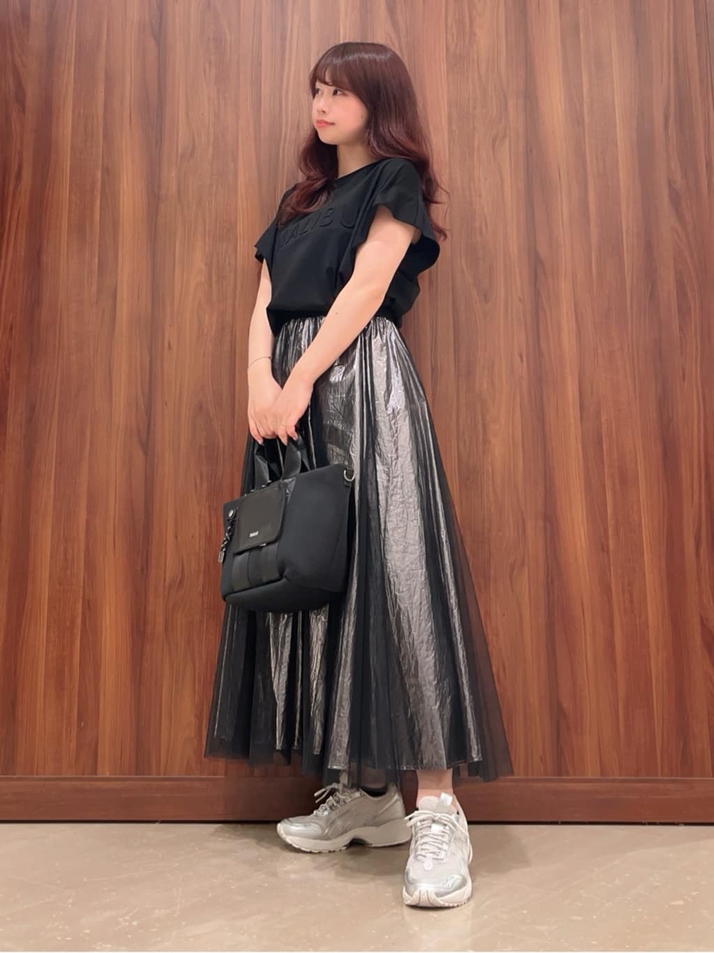 Vinのネオプレーンミニバッグを使ったコーディネートを紹介します。｜Rakuten Fashion(楽天ファッション／旧楽天ブランドアベニュー)4177872