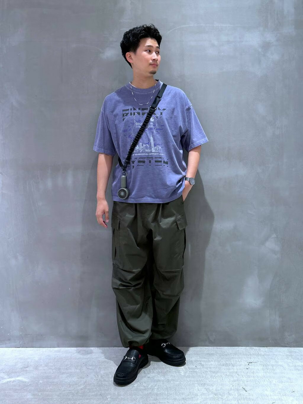 LAKOLEのTCPUライトカーゴパンツを使ったコーディネートを紹介します。｜Rakuten Fashion(楽天ファッション／旧楽天ブランドアベニュー)4182987