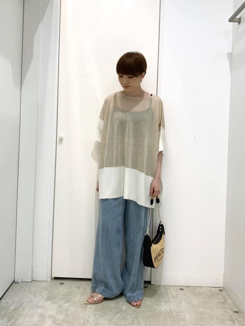 Vinのタックデニムワイドパンツを使ったコーディネートを紹介します。｜Rakuten Fashion(楽天ファッション／旧楽天ブランドアベニュー)4189124