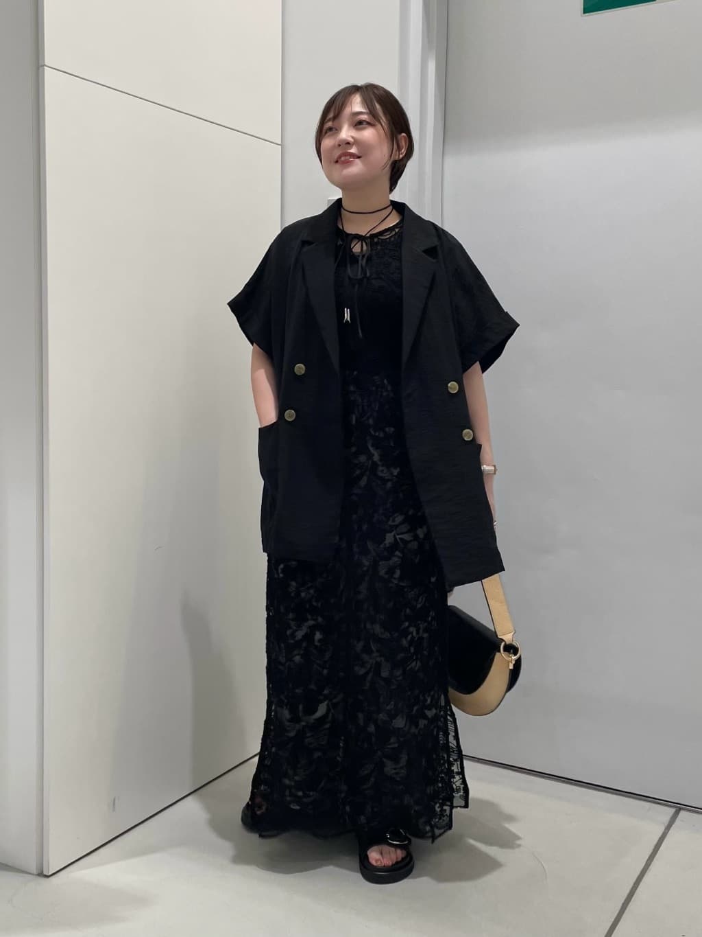 Vinのリーフパターンスピンドルパンツを使ったコーディネートを紹介します。｜Rakuten Fashion(楽天ファッション／旧楽天ブランドアベニュー)4208236