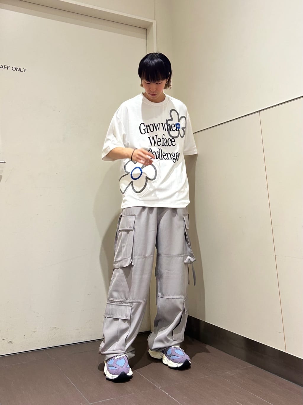 tk.TAKEO KIKUCHIのテクニカルカーゴパンツを使ったコーディネートを紹介します。｜Rakuten Fashion(楽天ファッション／旧楽天ブランドアベニュー)4209330