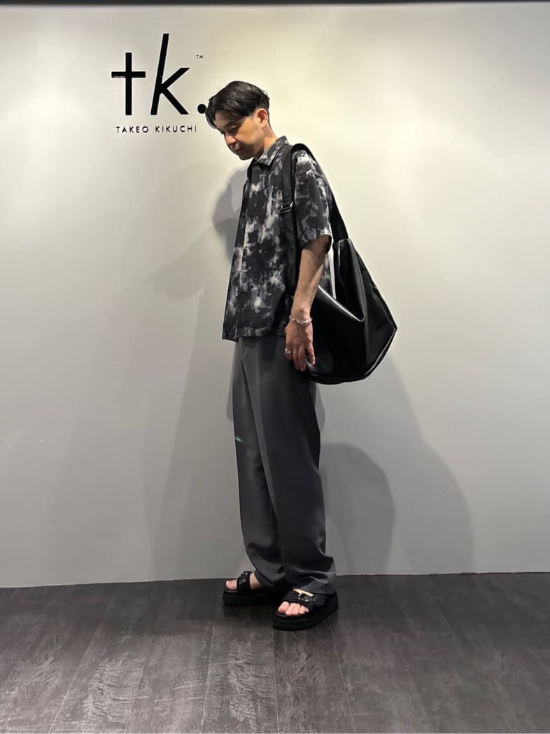 tk.TAKEO KIKUCHIのルーズビッグショルダーバッグ/たすき掛け/ビッグ/A3サイズ収納可能を使ったコーディネートを紹介します。｜Rakuten Fashion(楽天ファッション／旧楽天ブランドアベニュー)4211866