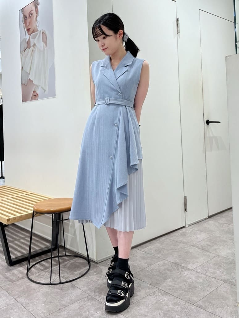 REDYAZELのノースリーブサイドプリーツワンピースを使った 