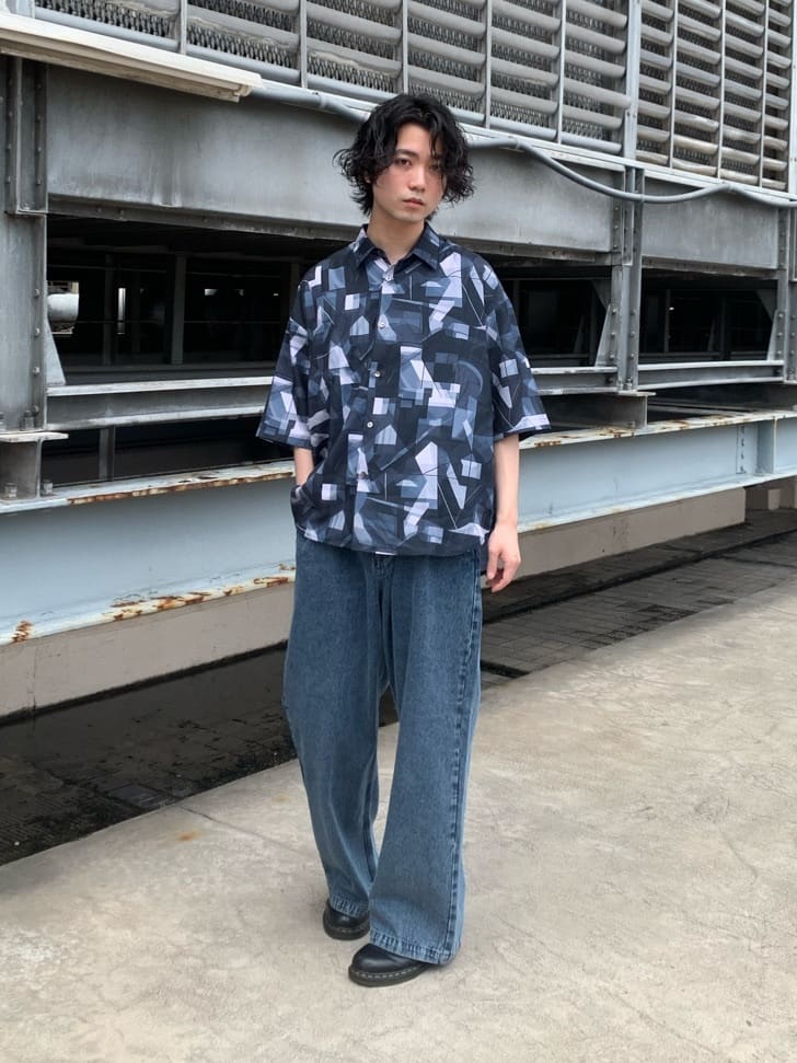 tk.TAKEO KIKUCHIのレトロプリントシャツを使ったコーディネートを紹介します。｜Rakuten Fashion(楽天ファッション／旧楽天ブランドアベニュー)4212841