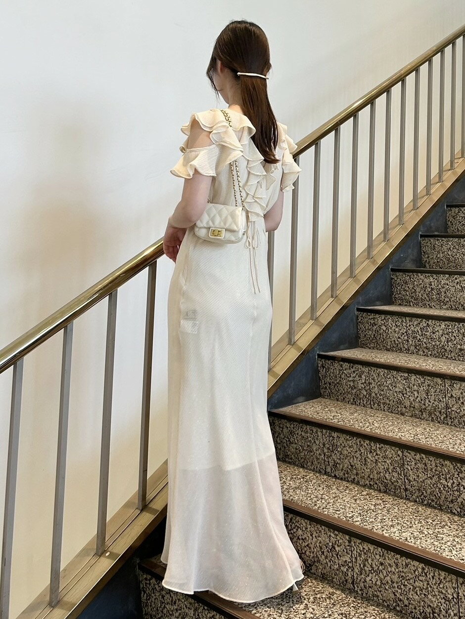 【期間限定値下げ‼︎】deicy♡ラメストライプカットアウトドレス 幻！新宿限定カラーピンクDeicy ラメストライプカットアウト
