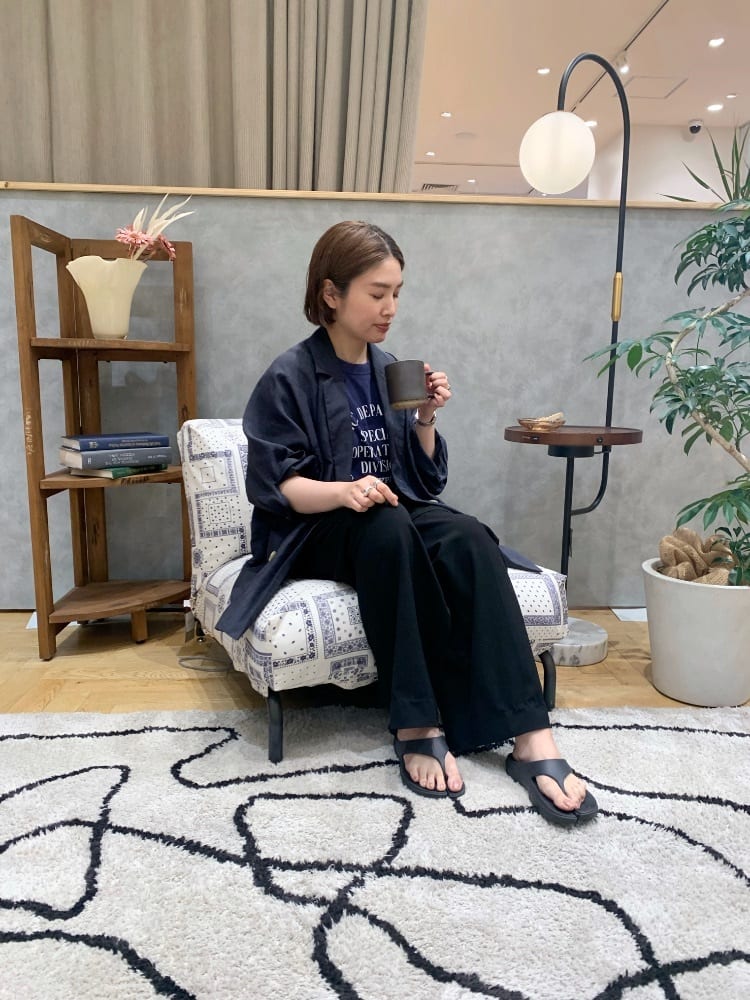 journal standard Furnitureの★GLASS TRAY S ガラス トレー 灰皿 お香トレーを使ったコーディネートを紹介します。｜Rakuten Fashion(楽天ファッション／旧楽天ブランドアベニュー)4216734