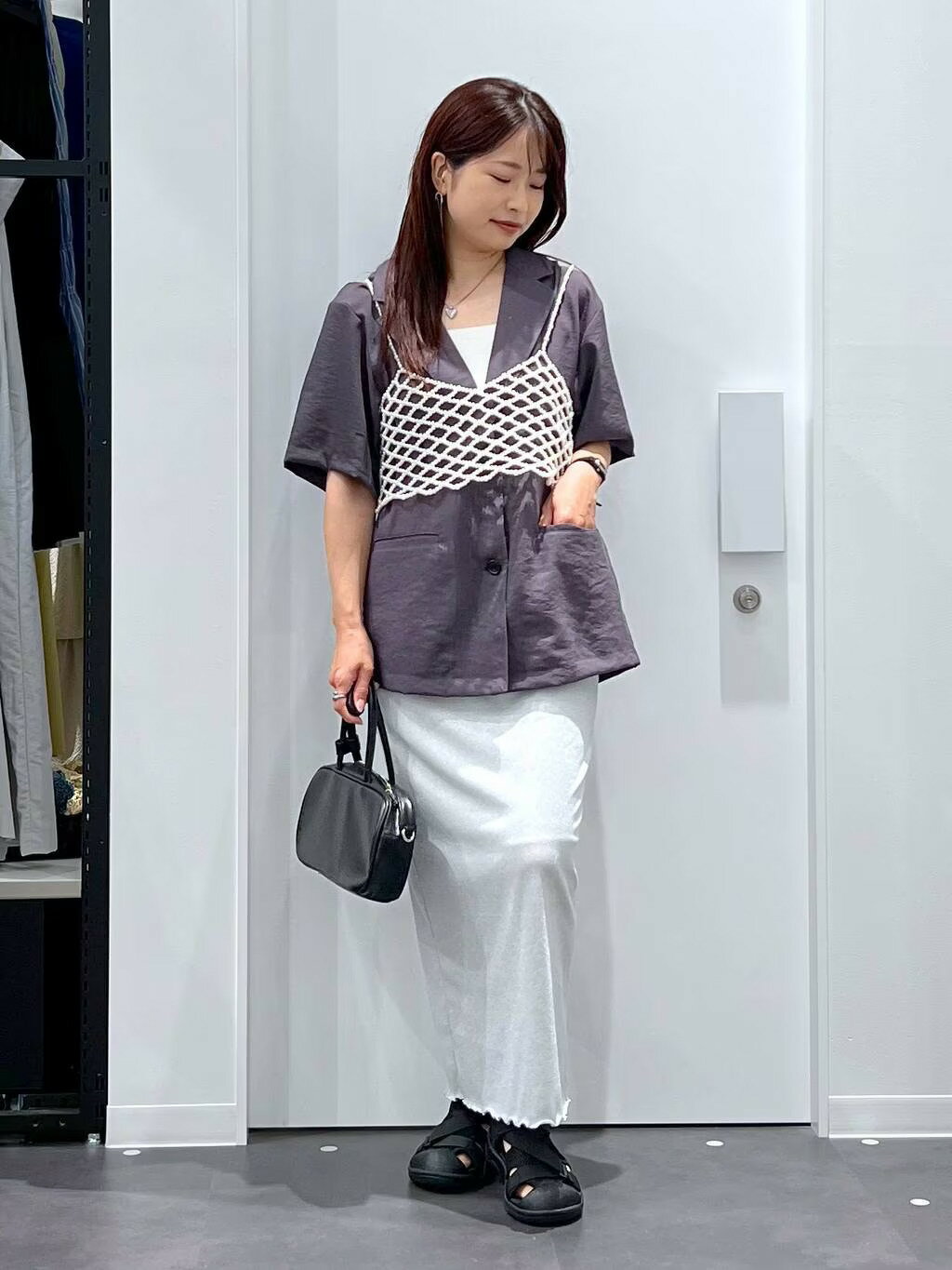 LAKOLEのスクエアボストンショルダーバッグを使ったコーディネートを紹介します。｜Rakuten Fashion(楽天ファッション／旧楽天ブランドアベニュー)4219009