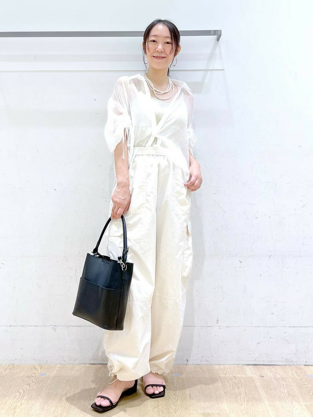 LAKOLEのスクエネックカップキャミを使ったコーディネートを紹介します。｜Rakuten Fashion(楽天ファッション／旧楽天ブランドアベニュー)4219042