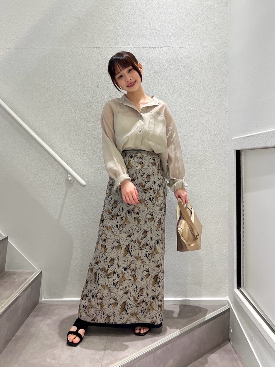 Rouge vif la cleのシアー前後 差シャツを使ったコーディネートを紹介します。｜Rakuten Fashion(楽天ファッション／旧楽天ブランドアベニュー)4227656