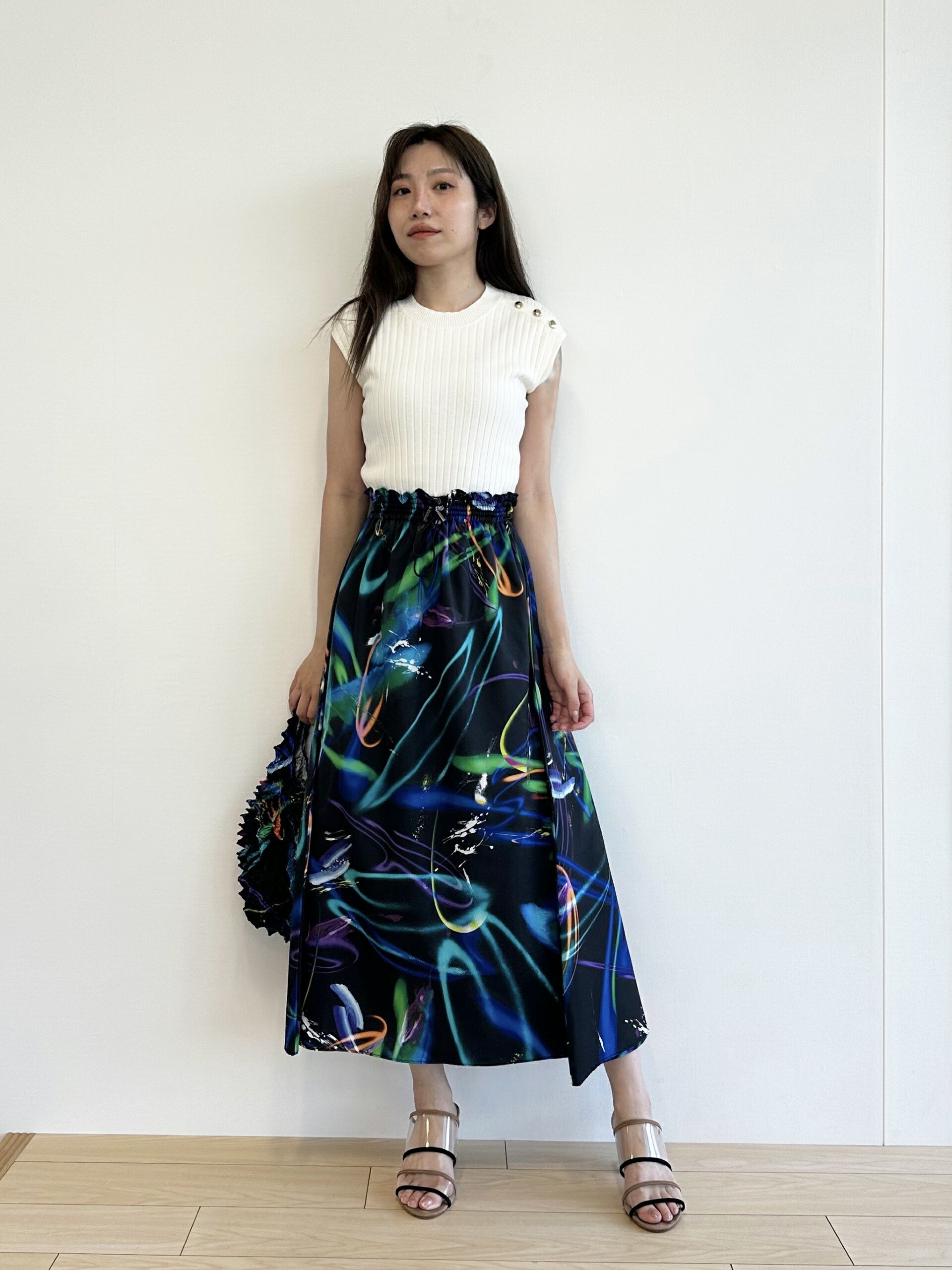 LOVELESSの【KANAKO SASAKI】コラボレーション ニットコンビネオンカラードレスを使ったコーディネートを紹介します。｜Rakuten Fashion(楽天ファッション／旧楽天ブランドアベニュー)4236375