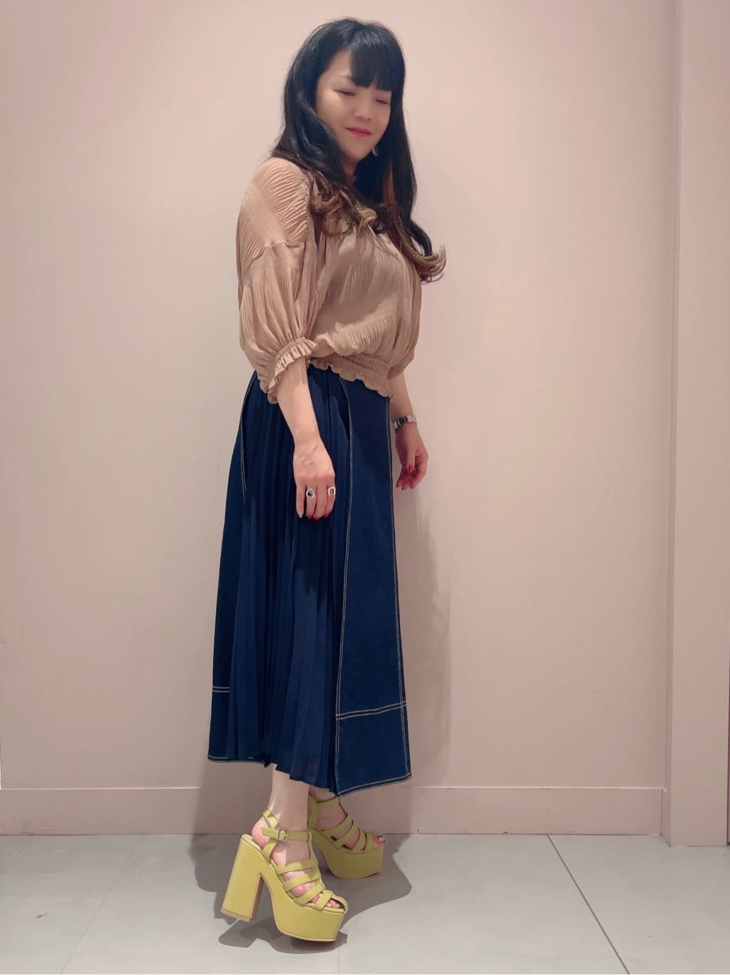 ESPERANZAの厚底プラットフォームグルカサンダルを使ったコーディネートを紹介します。｜Rakuten Fashion(楽天ファッション／旧楽天ブランドアベニュー)4239165
