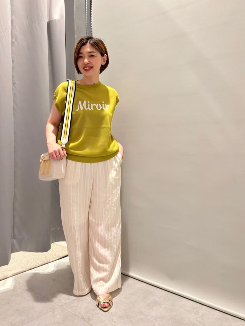 Vinの刺繍ロゴフレンチスリーブニットを使ったコーディネートを紹介します。｜Rakuten Fashion(楽天ファッション／旧楽天ブランドアベニュー)4250429