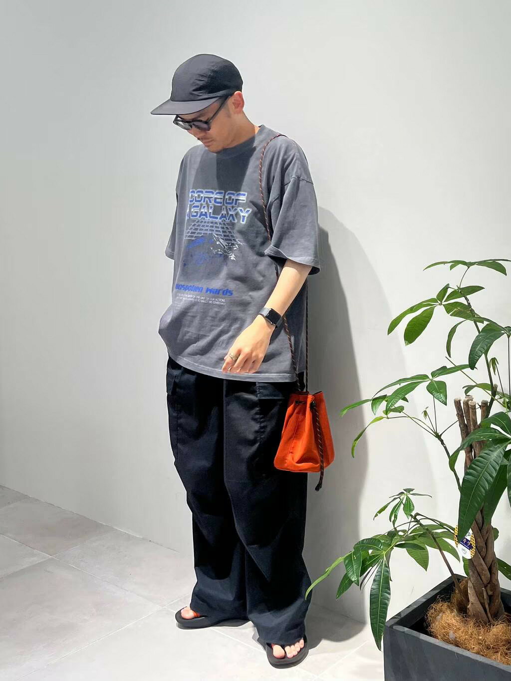 LAKOLEのTCPUライトカーゴパンツを使ったコーディネートを紹介します。｜Rakuten Fashion(楽天ファッション／旧楽天ブランドアベニュー)4250965