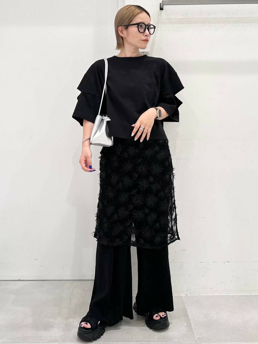 LAKOLEのロングハンドルヨコ型トートバッグを使ったコーディネートを紹介します。｜Rakuten Fashion(楽天ファッション／旧楽天ブランドアベニュー)4250990