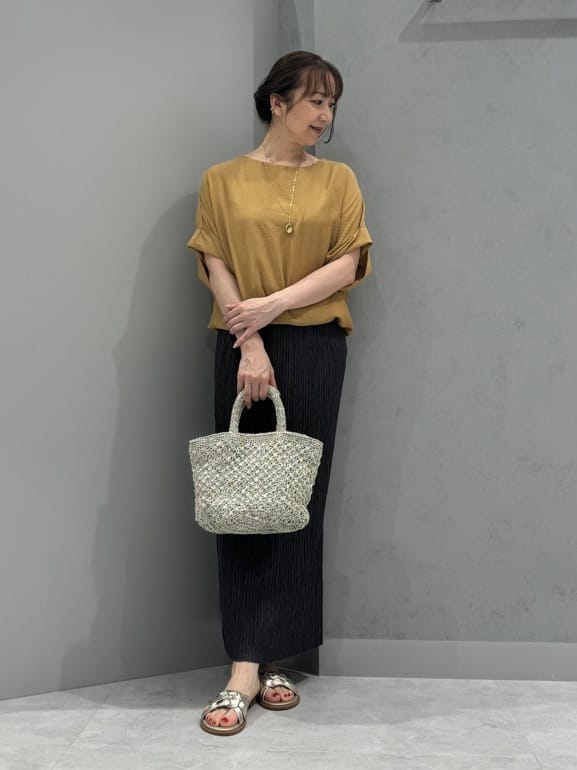 Vinのバルーンヘムシアーブラウスを使ったコーディネートを紹介します。｜Rakuten Fashion(楽天ファッション／旧楽天ブランドアベニュー)4258032