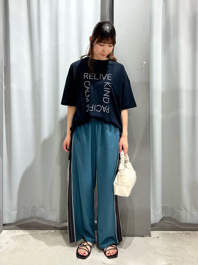 CRAFT STANDARD BOUTIQUEのシルケット天竺スクエアプリントBIGシルエット半袖Teeを使ったコーディネートを紹介します。｜Rakuten Fashion(楽天ファッション／旧楽天ブランドアベニュー)4259599