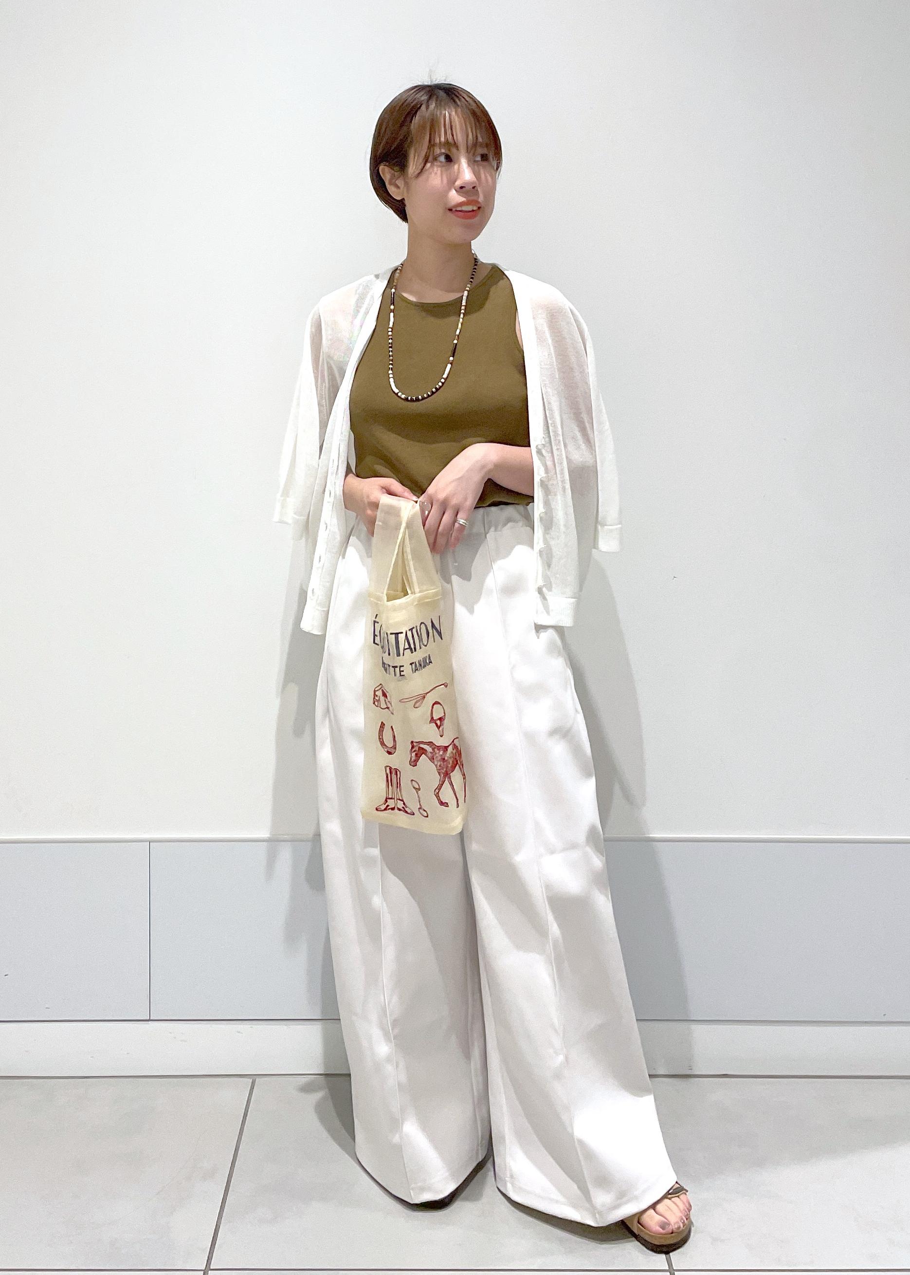 SALON adam et rope'のドライシアーニットタンクトップ【アンサンブル対応】を使ったコーディネートを紹介します。｜Rakuten Fashion(楽天ファッション／旧楽天ブランドアベニュー)4298150