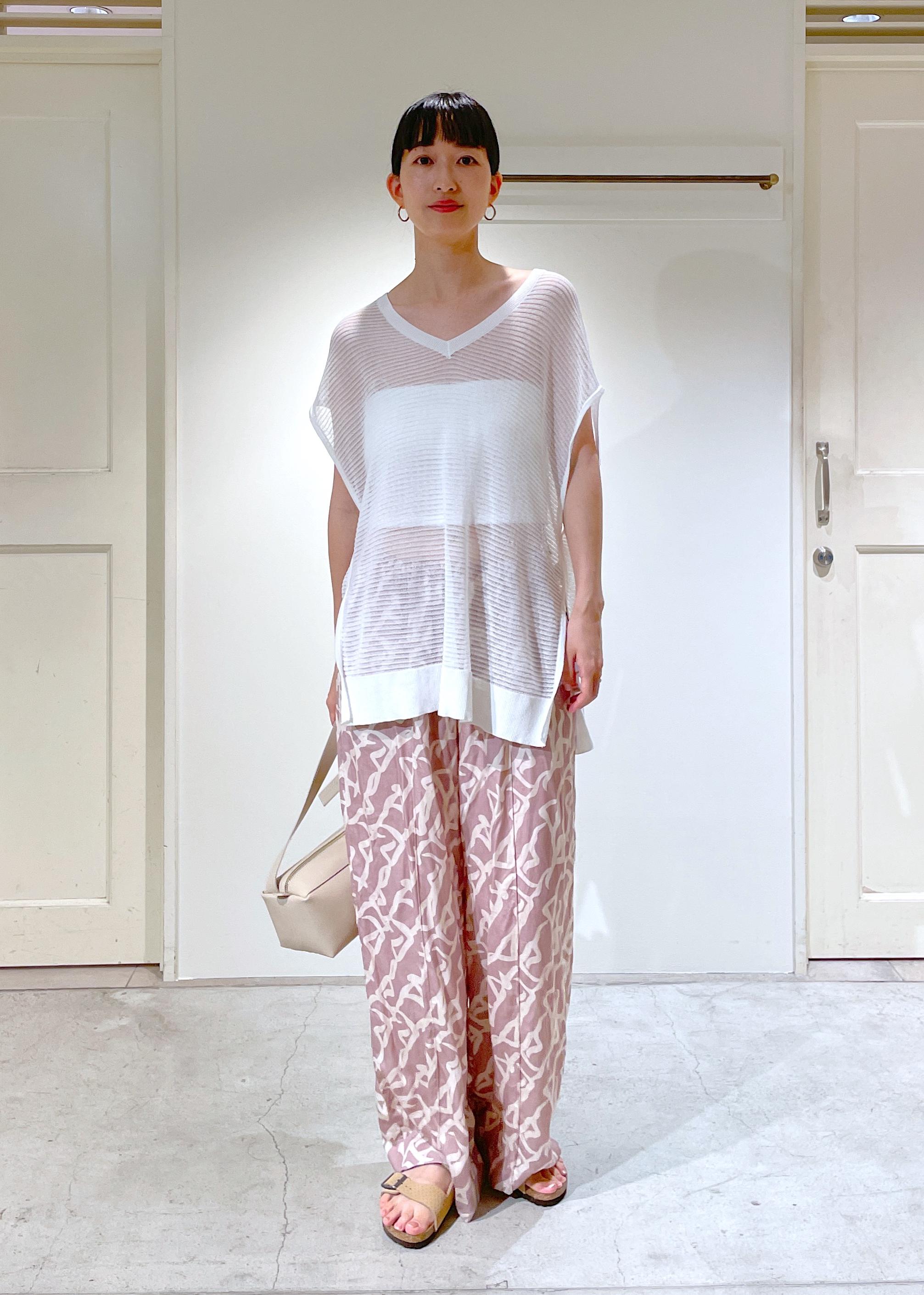 SALON adam et rope'の透かし編み2WAYメッシュプルオーバー【洗える】を使ったコーディネートを紹介します。｜Rakuten Fashion(楽天ファッション／旧楽天ブランドアベニュー)4333708