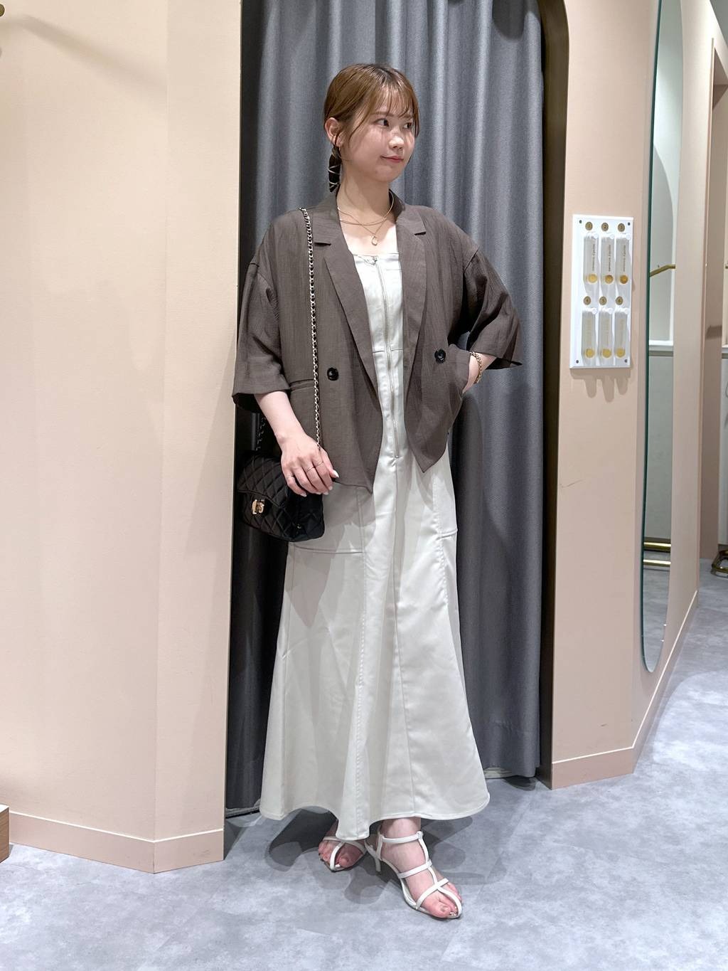 mysty womanの【上西星来さん着用アイテム】レクタングルチェーンBAGを使ったコーディネートを紹介します。｜Rakuten Fashion(楽天ファッション／旧楽天ブランドアベニュー)4265859