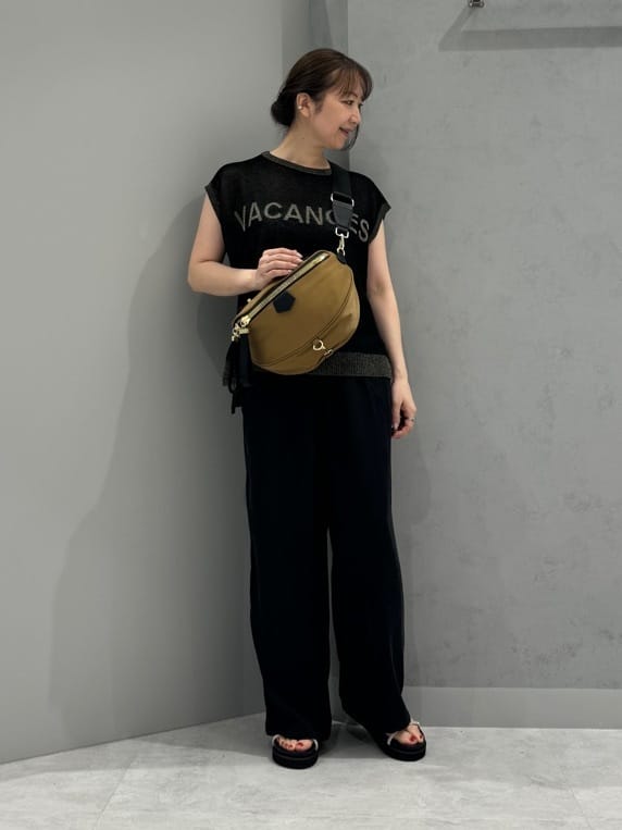 Vinのノースリーブラメロゴニットを使ったコーディネートを紹介します。｜Rakuten Fashion(楽天ファッション／旧楽天ブランドアベニュー)4266630