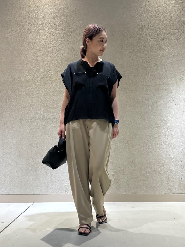 Vinのサイドタックワイドカーブパンツ(gray,black,beige)を使ったコーディネートを紹介します。｜Rakuten Fashion(楽天ファッション／旧楽天ブランドアベニュー)4275165