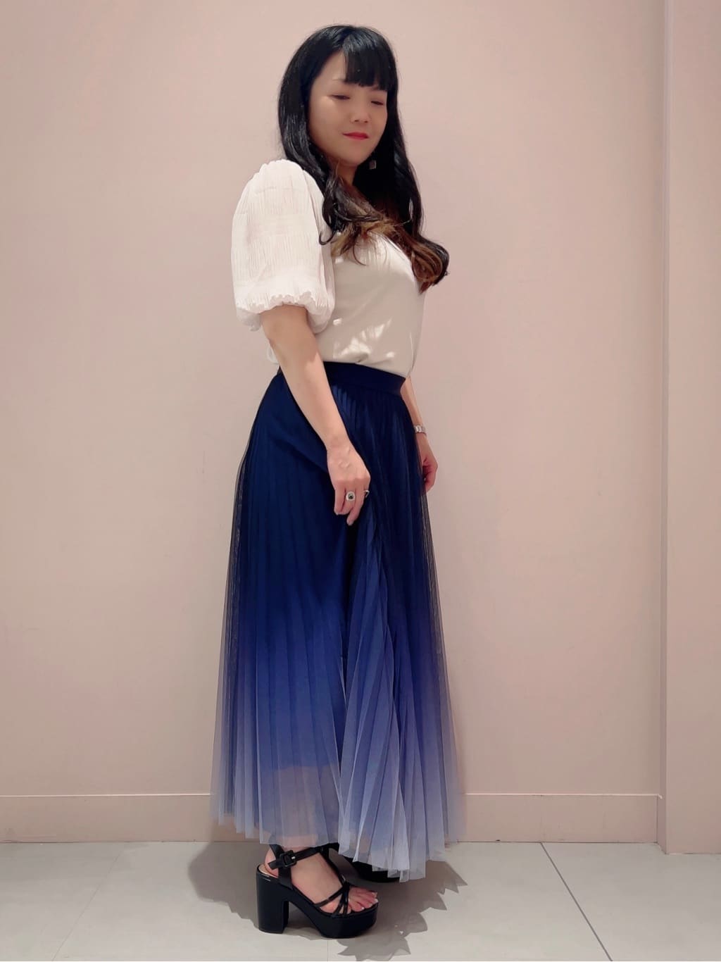 ESPERANZAのTストラップチャンキーヒールサンダル 24SSを使ったコーディネートを紹介します。｜Rakuten Fashion(楽天ファッション／旧楽天ブランドアベニュー)4279849