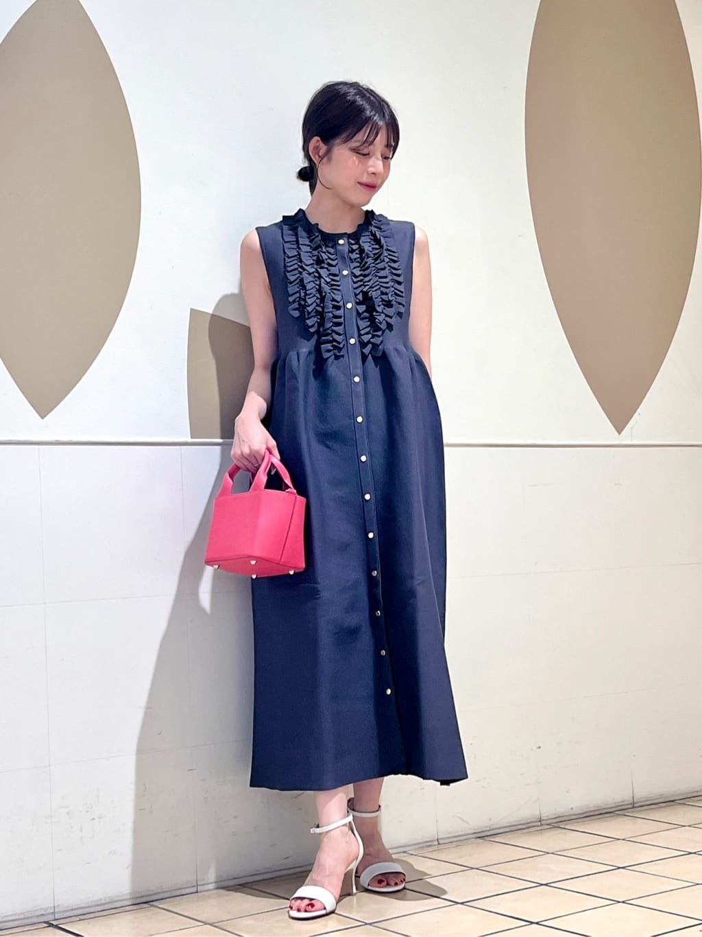 UNITED ARROWS LTD. OUTLETのP フリル ノースリーブ ワンピースを使っ  