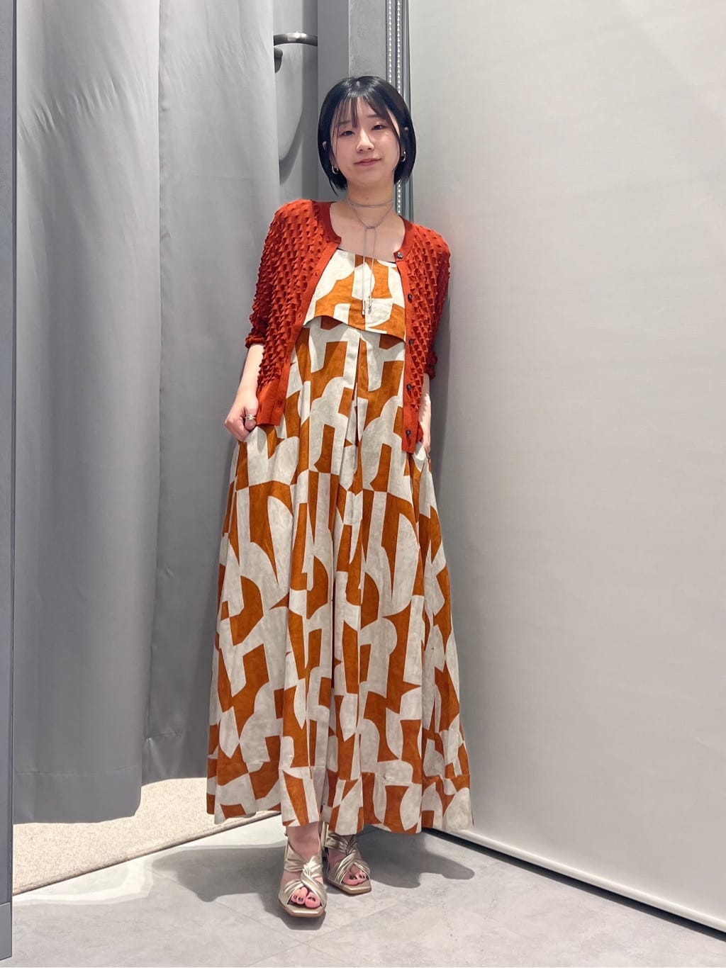 LASUDのトゲ編みカーディガンを使ったコーディネートを紹介します。｜Rakuten Fashion(楽天ファッション／旧楽天ブランドアベニュー)4286175