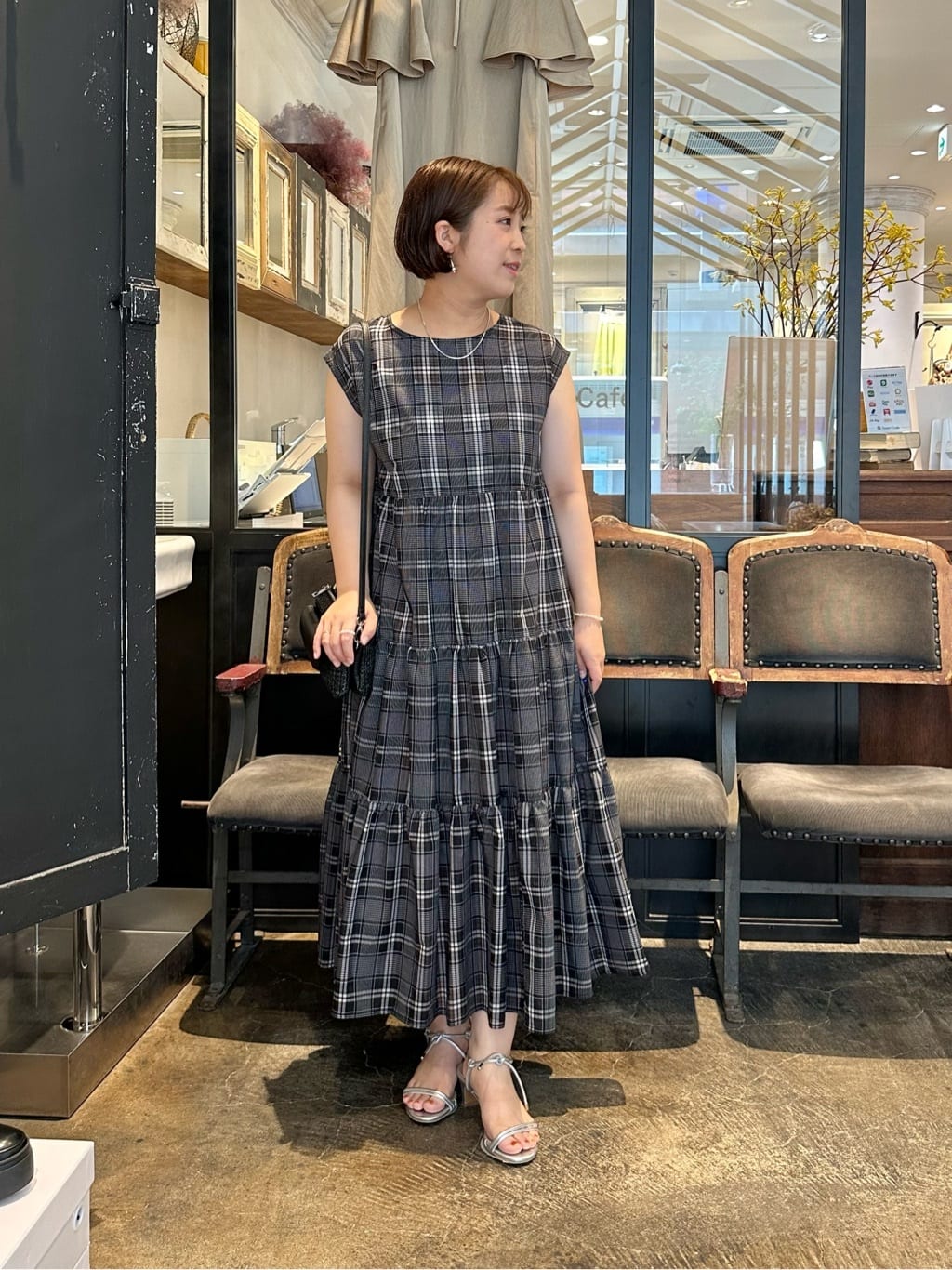 BEARDSLEYのシアーチェックティアードワンピースを使った  