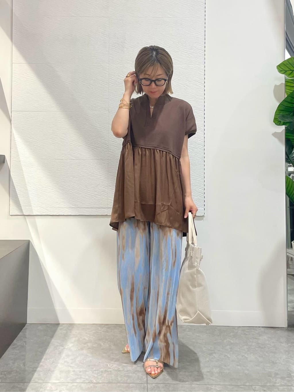 Vinのギャザーサテンドッキングニットを使ったコーディネートを紹介します。｜Rakuten Fashion(楽天ファッション／旧楽天ブランドアベニュー)4293216