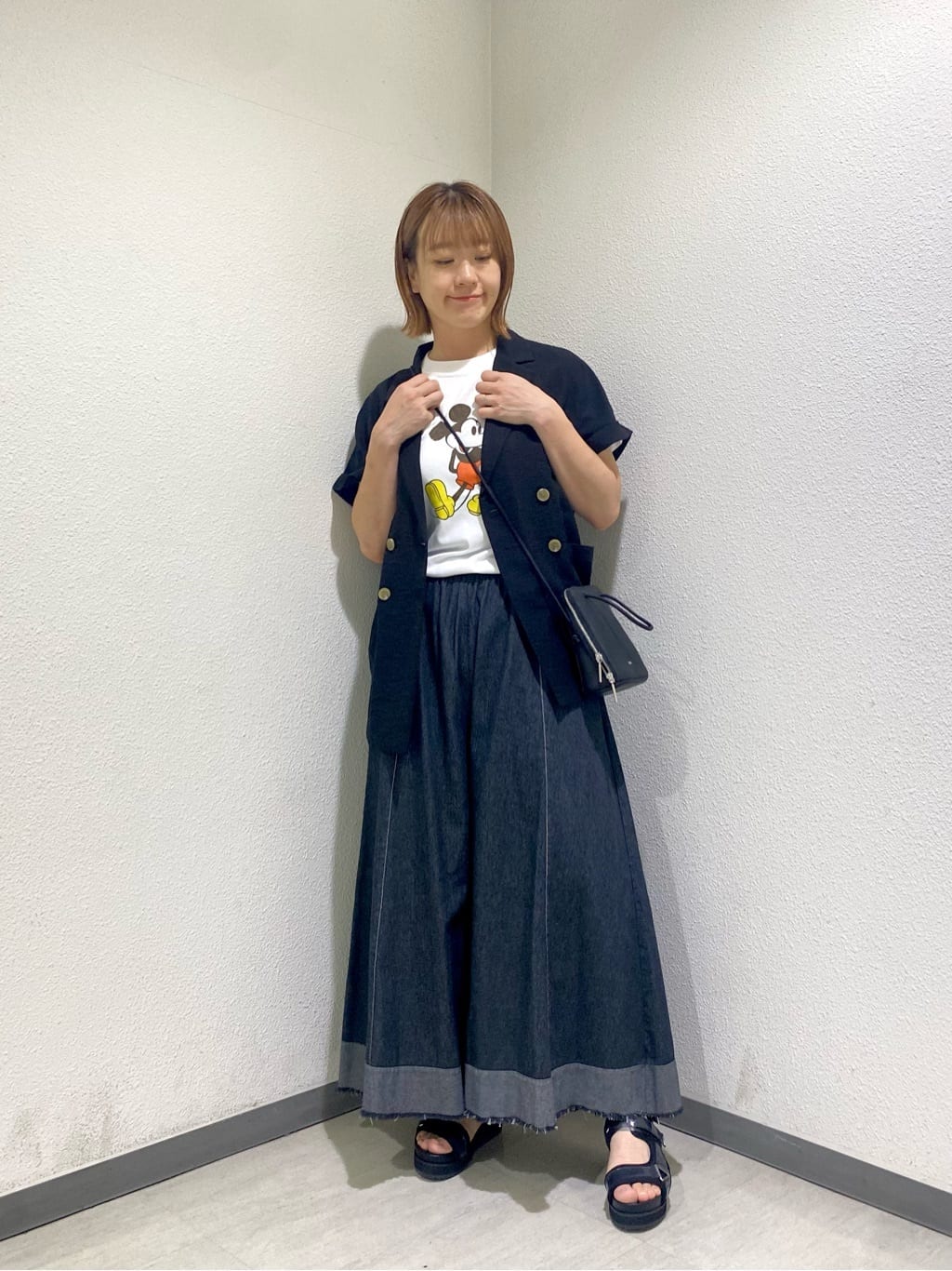 Vinのフリンジロールアップワイドデニムを使ったコーディネートを紹介します。｜Rakuten Fashion(楽天ファッション／旧楽天ブランドアベニュー)4294322