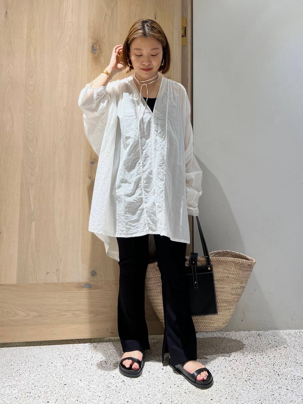 Curensologyのハイテンションフレアパンツを使ったコーディネートを紹介します。｜Rakuten Fashion(楽天ファッション／旧楽天ブランドアベニュー)4298640