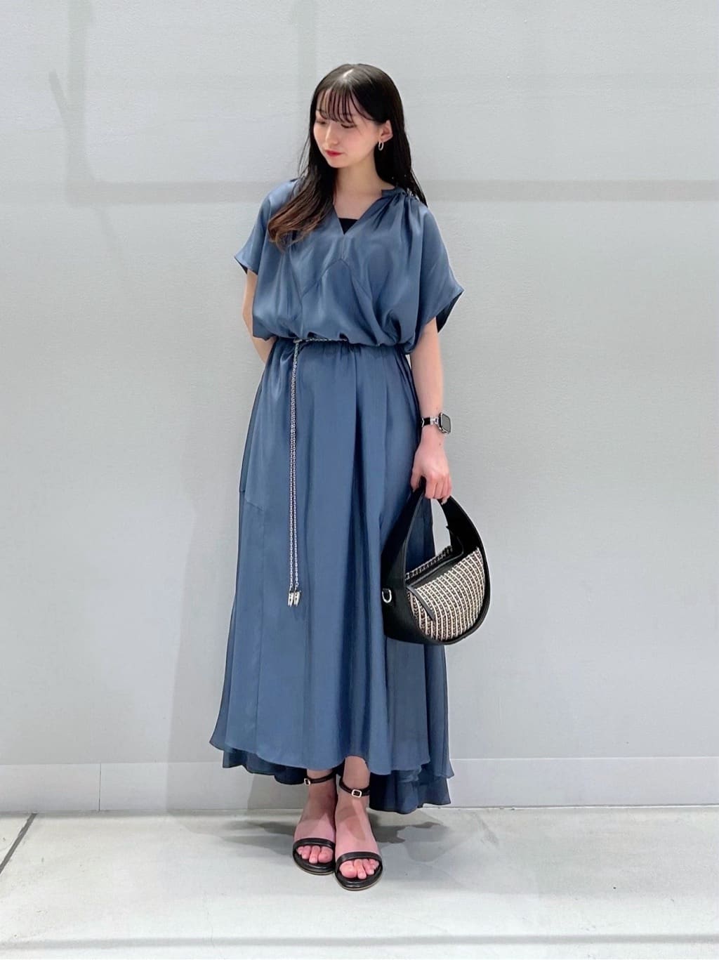 LASUDのキュプラツイルフィッシュテールワンピースを使ったコーディネートを紹介します。｜Rakuten Fashion(楽天ファッション／旧楽天ブランドアベニュー)4301861