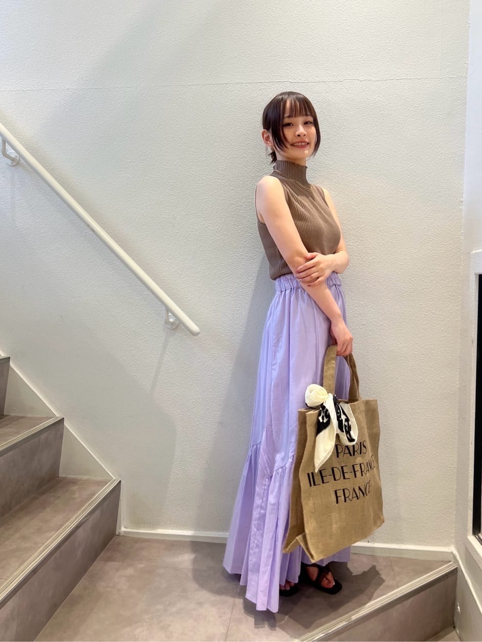Rouge vif la cleのコットンボイルスモッキングマキシスカートを使ったコーディネートを紹介します。｜Rakuten Fashion(楽天ファッション／旧楽天ブランドアベニュー)4301987