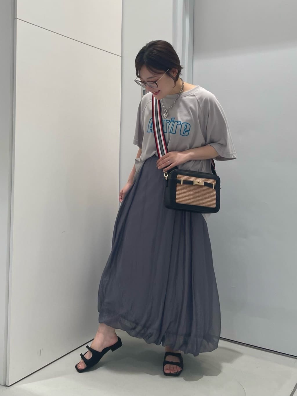 Vinのシフォンバルーンスカートを使ったコーディネートを紹介します。｜Rakuten Fashion(楽天ファッション／旧楽天ブランドアベニュー)4304333