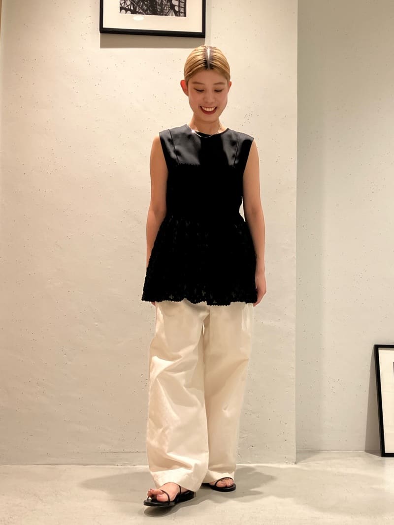 1er Arrondissementのコットンヘンプツイルハイウエストパンツを使ったコーディネートを紹介します。｜Rakuten Fashion(楽天ファッション／旧楽天ブランドアベニュー)4305133