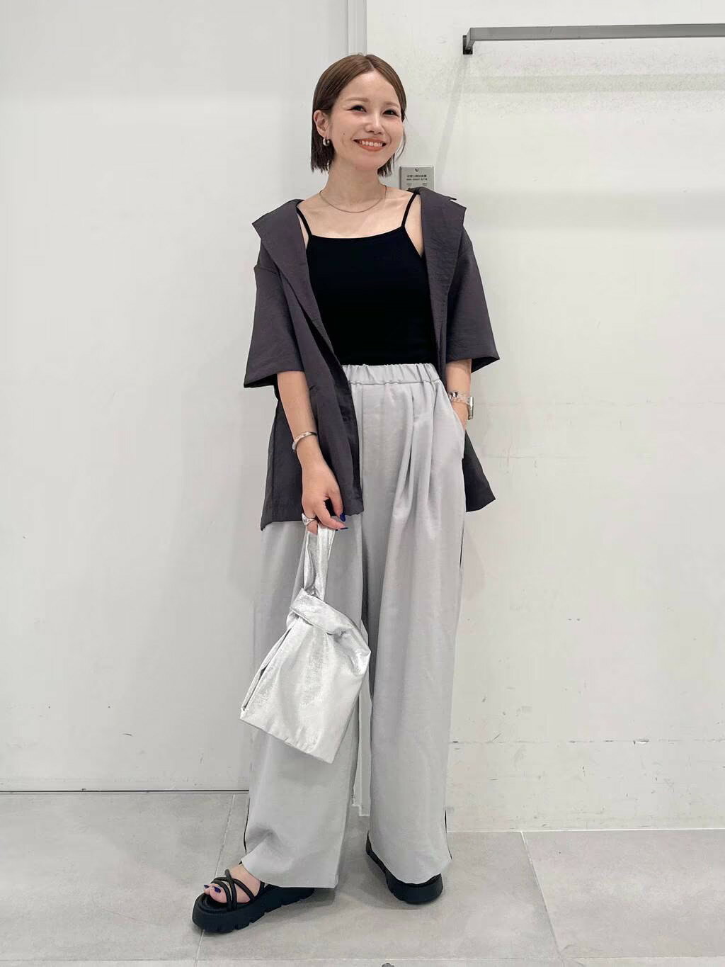 LAKOLEのスクエネックカップキャミを使ったコーディネートを紹介します。｜Rakuten Fashion(楽天ファッション／旧楽天ブランドアベニュー)4310386