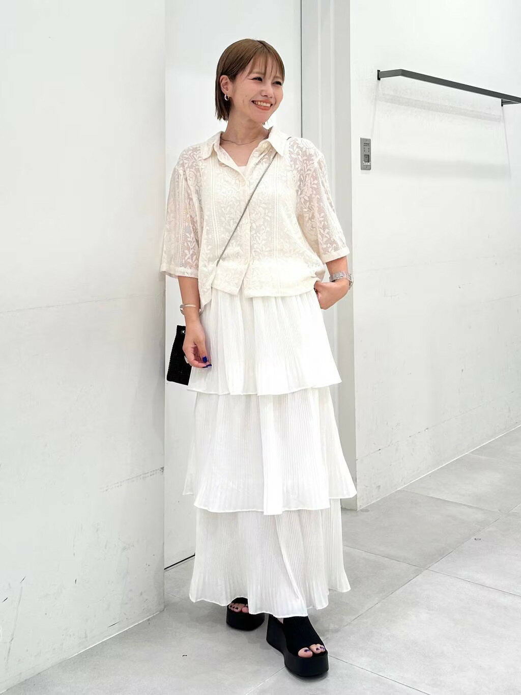 LAKOLEのケシプリーツティアードスカートを使ったコーディネートを紹介します。｜Rakuten Fashion(楽天ファッション／旧楽天ブランドアベニュー)4310370