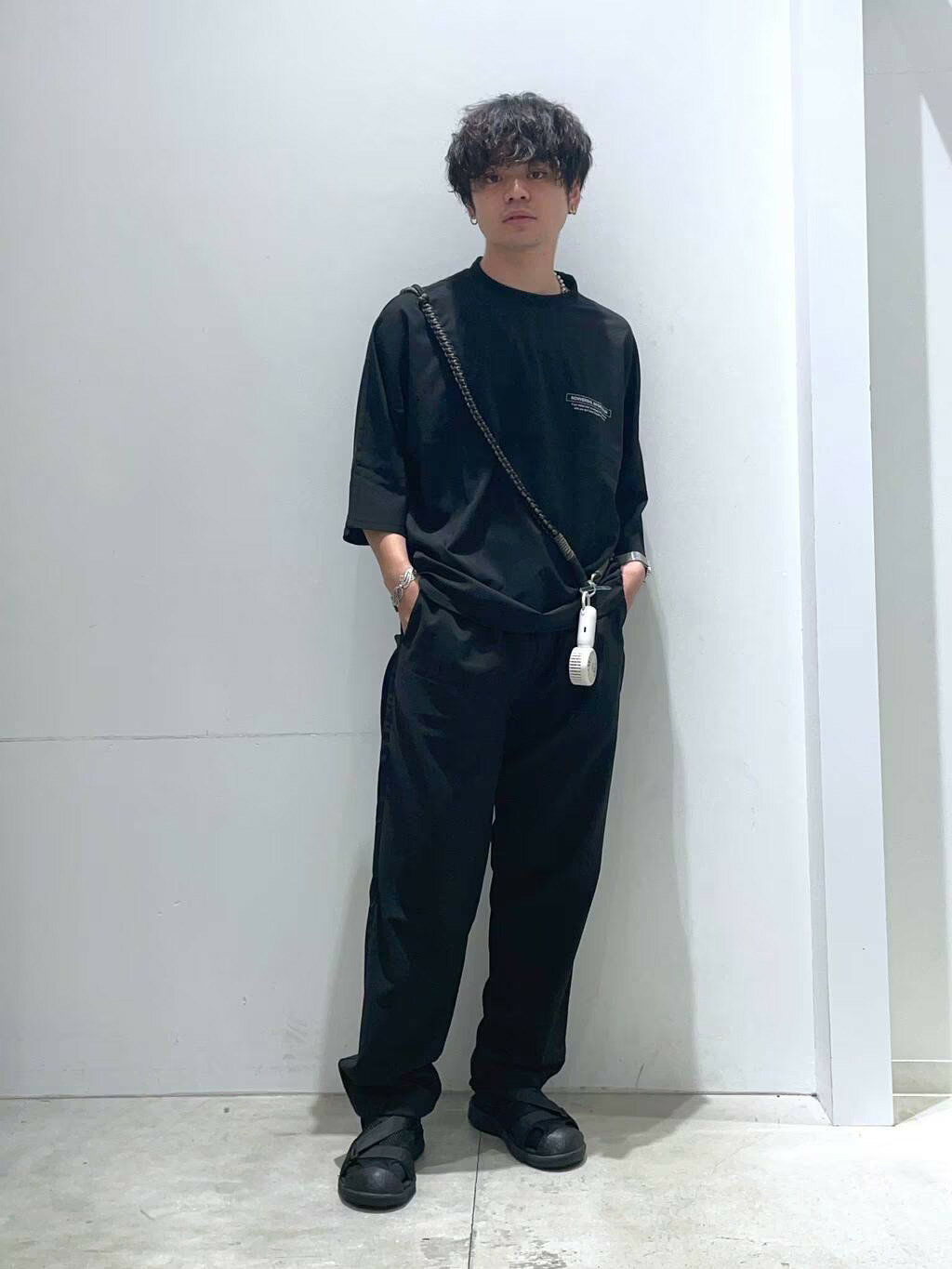 LAKOLEのMIXコードスマホショルダー[LONG]を使ったコーディネートを紹介します。｜Rakuten Fashion(楽天ファッション／旧楽天ブランドアベニュー)4310392