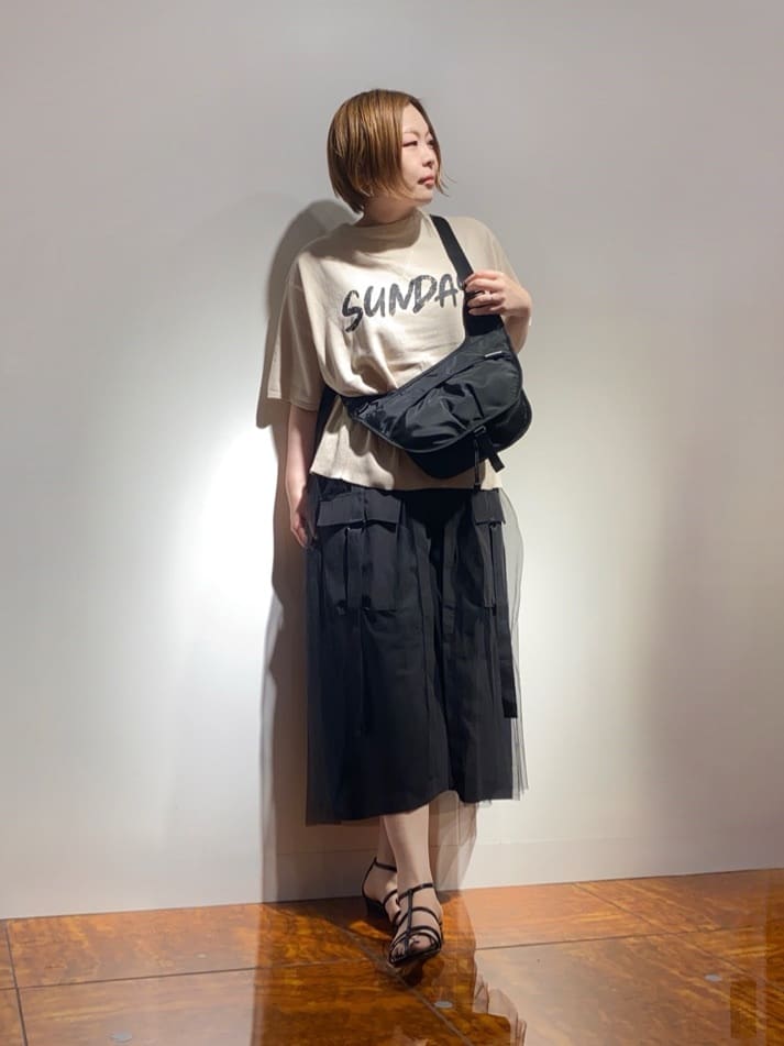 LASUDのフロントロゴサマーニットを使ったコーディネートを紹介します。｜Rakuten Fashion(楽天ファッション／旧楽天ブランドアベニュー)4321118