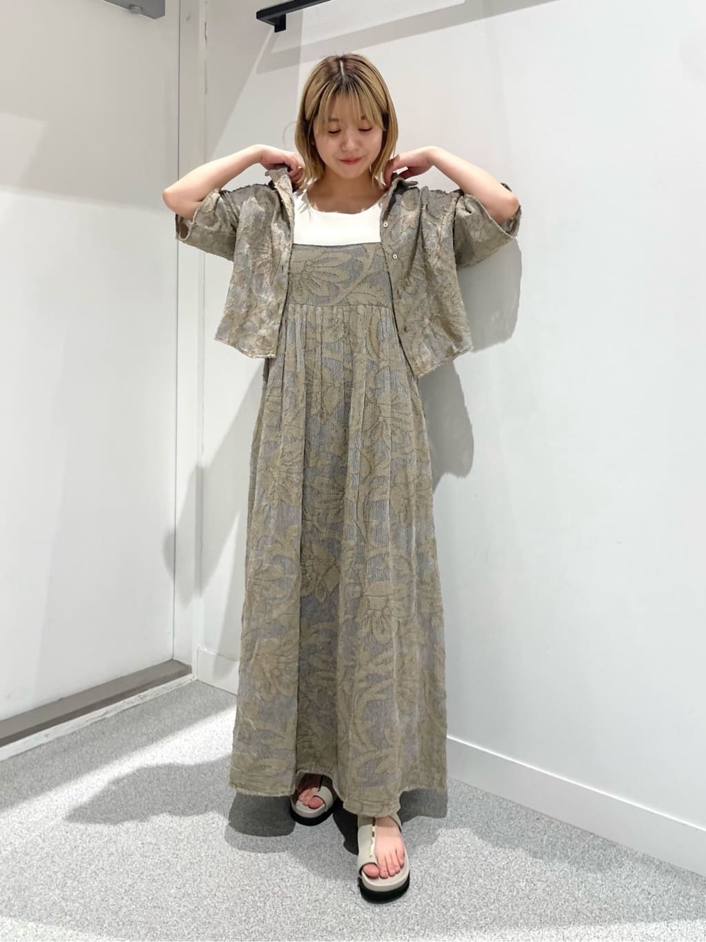 LASUDのネットカットジャガードワンピースを使ったコーディネートを紹介します。｜Rakuten Fashion(楽天ファッション／旧楽天ブランドアベニュー)4323398