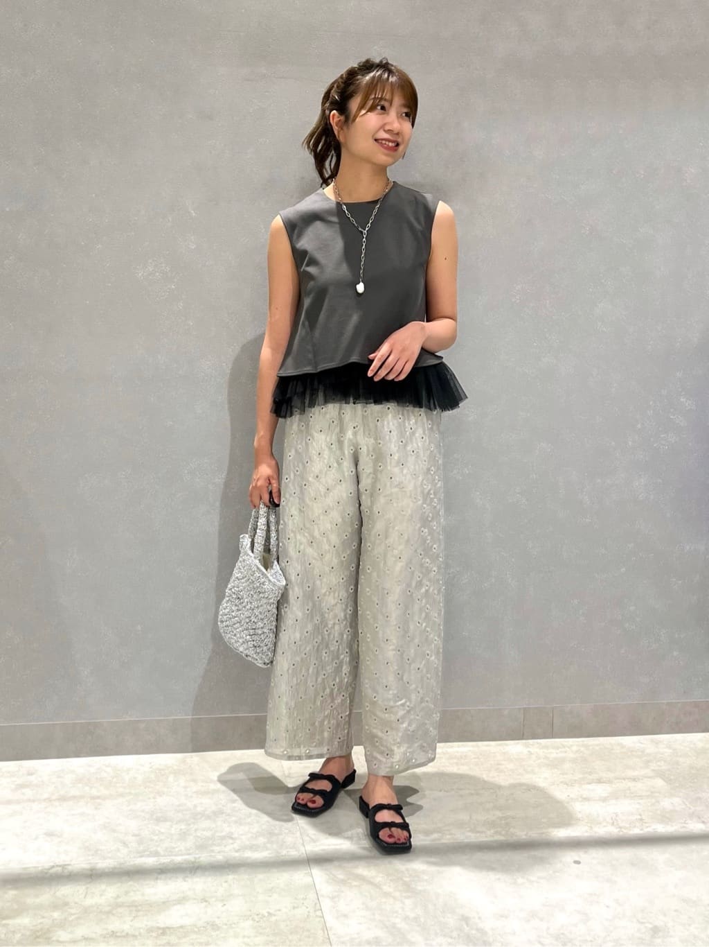 Vinのチュールドッキングノースリカットソーを使ったコーディネートを紹介します。｜Rakuten Fashion(楽天ファッション／旧楽天ブランドアベニュー)4329602