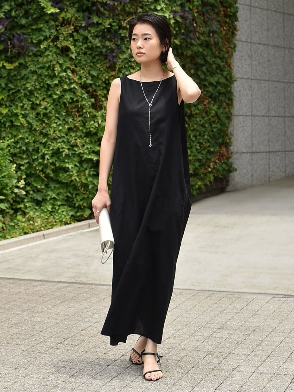 Rouge vif la cleの麻混ノースリーブタックワンピースを使ったコーディネートを紹介します。｜Rakuten Fashion(楽天ファッション／旧楽天ブランドアベニュー)4331806