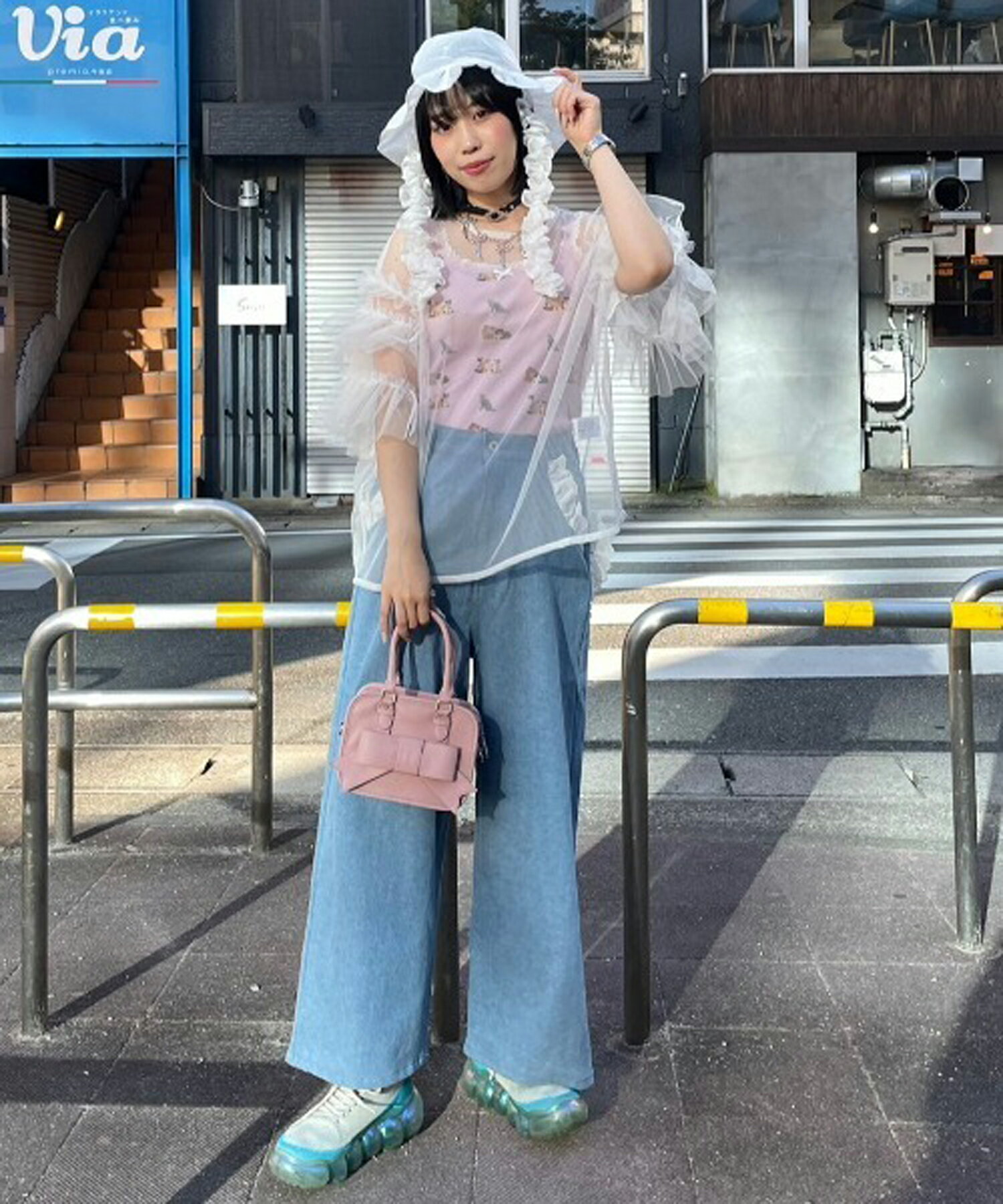 Candy StripperのTULLE FRILL SLEEVE トップスを使ったコーディネートを紹介します。｜Rakuten Fashion(楽天ファッション／旧楽天ブランドアベニュー)4332965