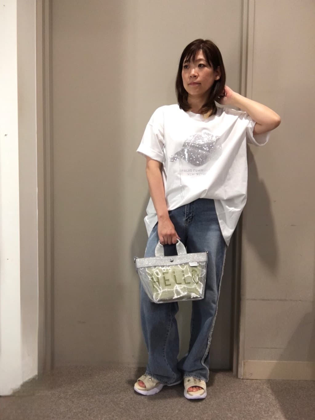 VinのネックレスチェーンラインストーンデザインTを使ったコーディネートを紹介します。｜Rakuten Fashion(楽天ファッション／旧楽天ブランドアベニュー)4335677