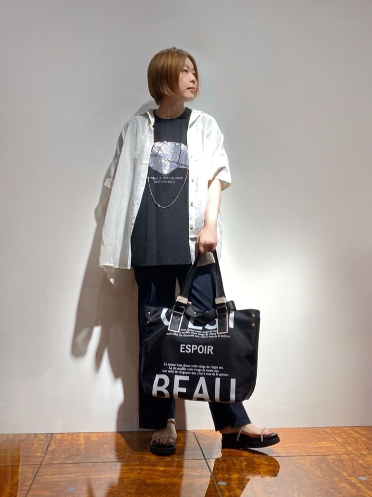 VinのネックレスチェーンラインストーンデザインTを使ったコーディネートを紹介します。｜Rakuten Fashion(楽天ファッション／旧楽天ブランドアベニュー)4335719