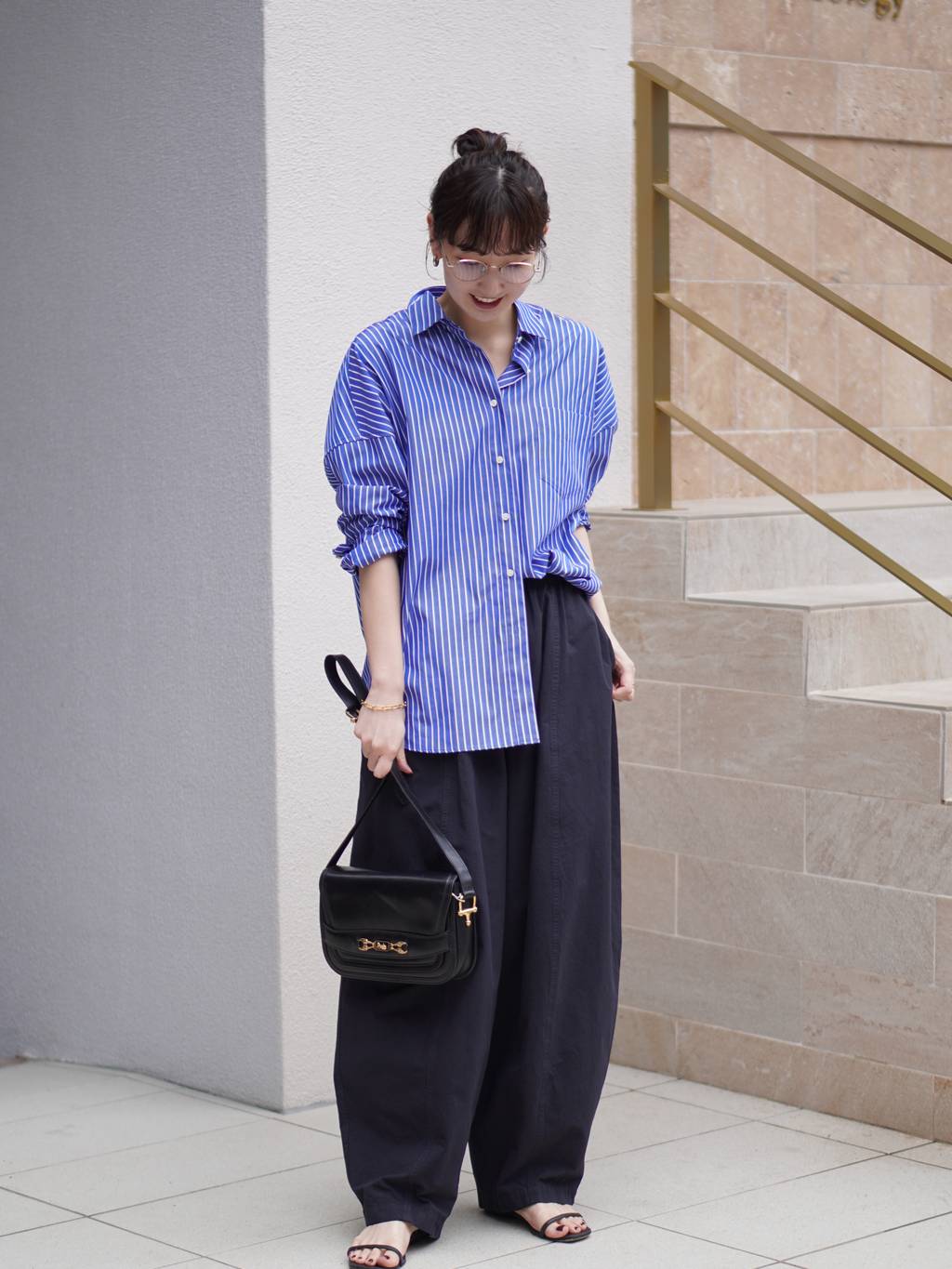 Curensologyの<&RC>ビッグシャツを使ったコーディネートを紹介します。｜Rakuten Fashion(楽天ファッション／旧楽天ブランドアベニュー)4338265
