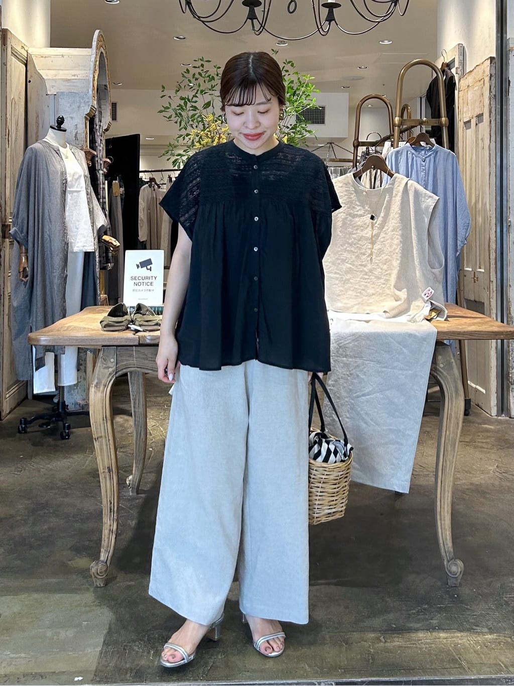 BEARDSLEYの《前後で着られる》リバーレース2WAYブラウスを使った 