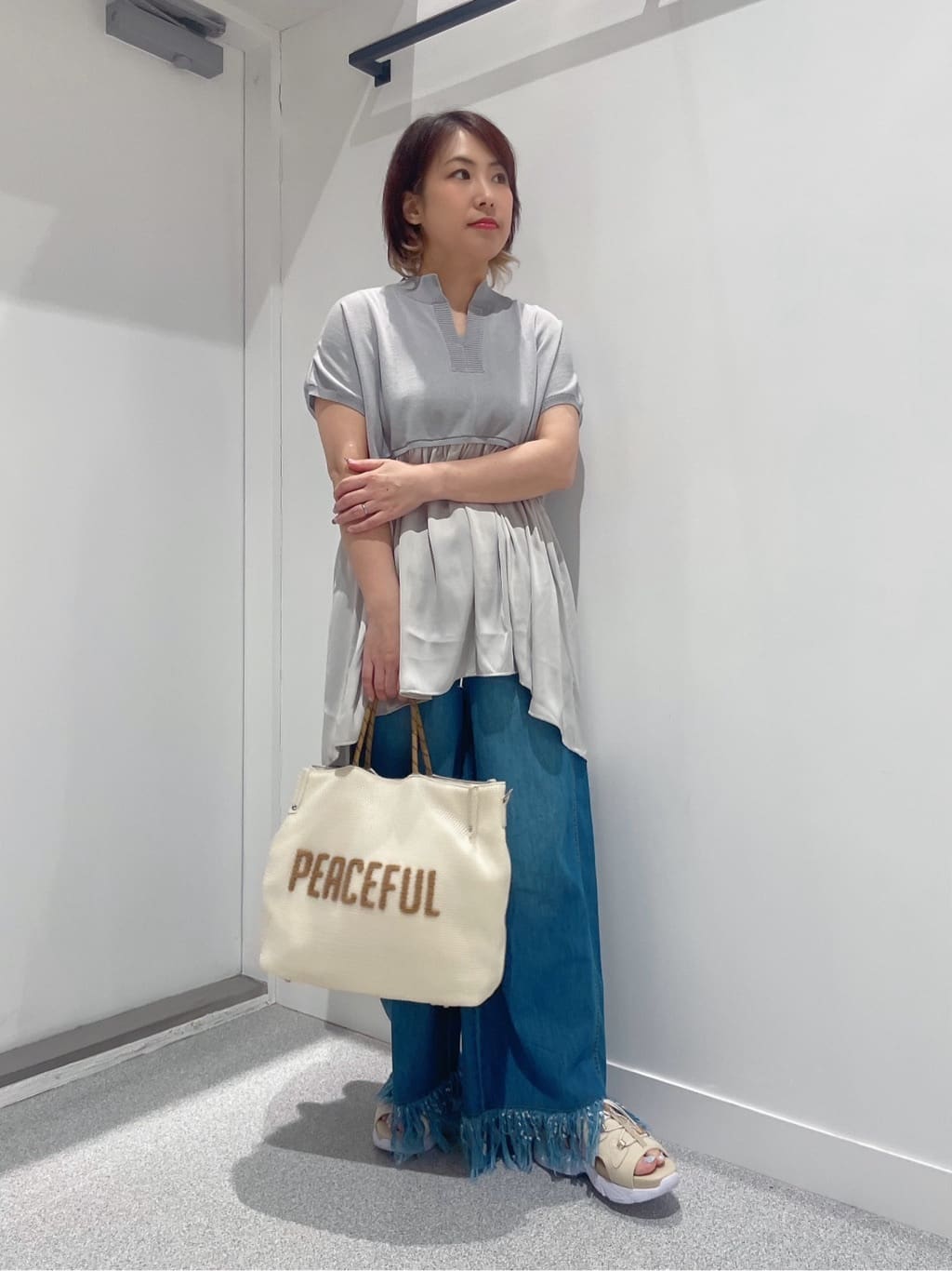 Vinのロゴワッペンメッシュトートバックを使ったコーディネートを紹介します。｜Rakuten Fashion(楽天ファッション／旧楽天ブランドアベニュー)4354357